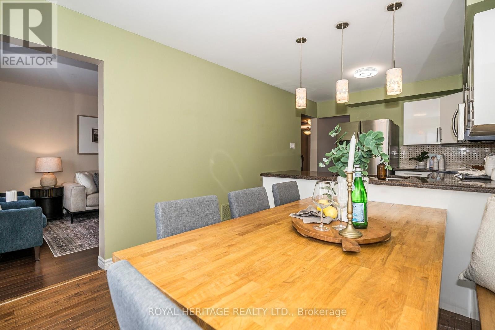 












11 HUMPHREY DRIVE

,
Ajax (South West),




Ontario
L1S4Z8

