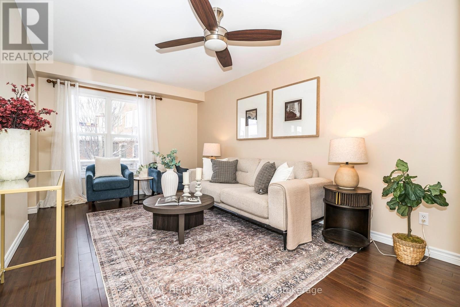 












11 HUMPHREY DRIVE

,
Ajax (South West),




Ontario
L1S4Z8

