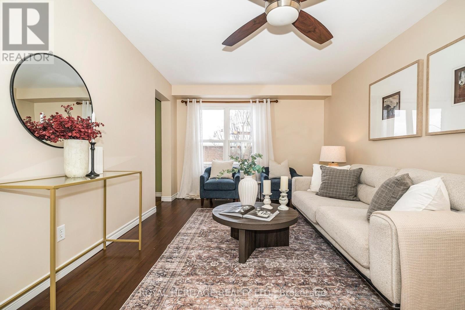 












11 HUMPHREY DRIVE

,
Ajax (South West),




Ontario
L1S4Z8

