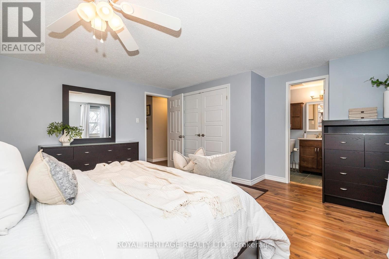 












11 HUMPHREY DRIVE

,
Ajax (South West),




Ontario
L1S4Z8

