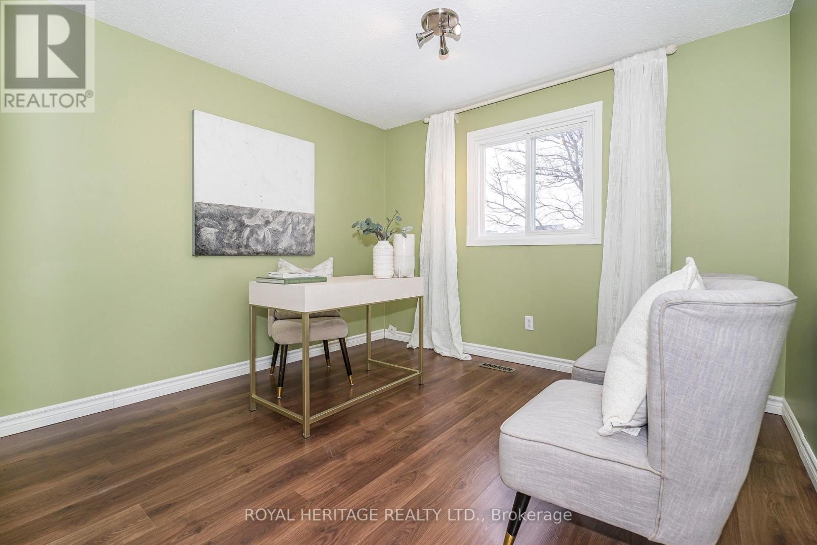 












11 HUMPHREY DRIVE

,
Ajax (South West),




Ontario
L1S4Z8

