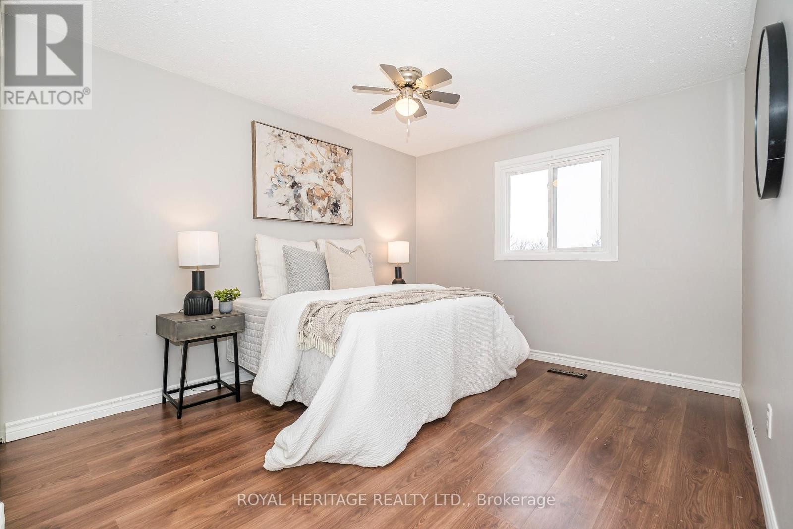 












11 HUMPHREY DRIVE

,
Ajax (South West),




Ontario
L1S4Z8

