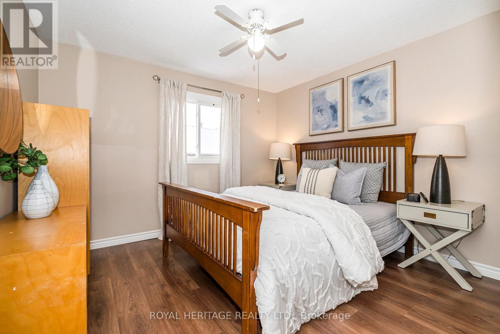 












11 HUMPHREY DRIVE

,
Ajax (South West),




Ontario
L1S4Z8

