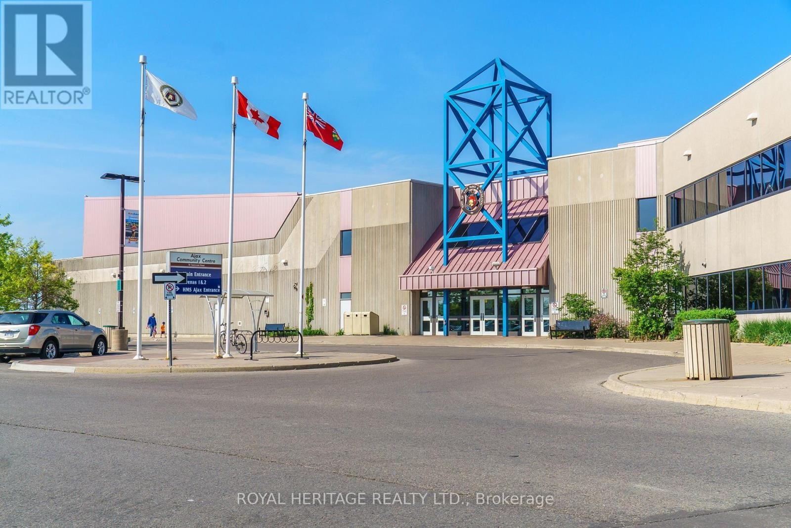 












11 HUMPHREY DRIVE

,
Ajax (South West),




Ontario
L1S4Z8

