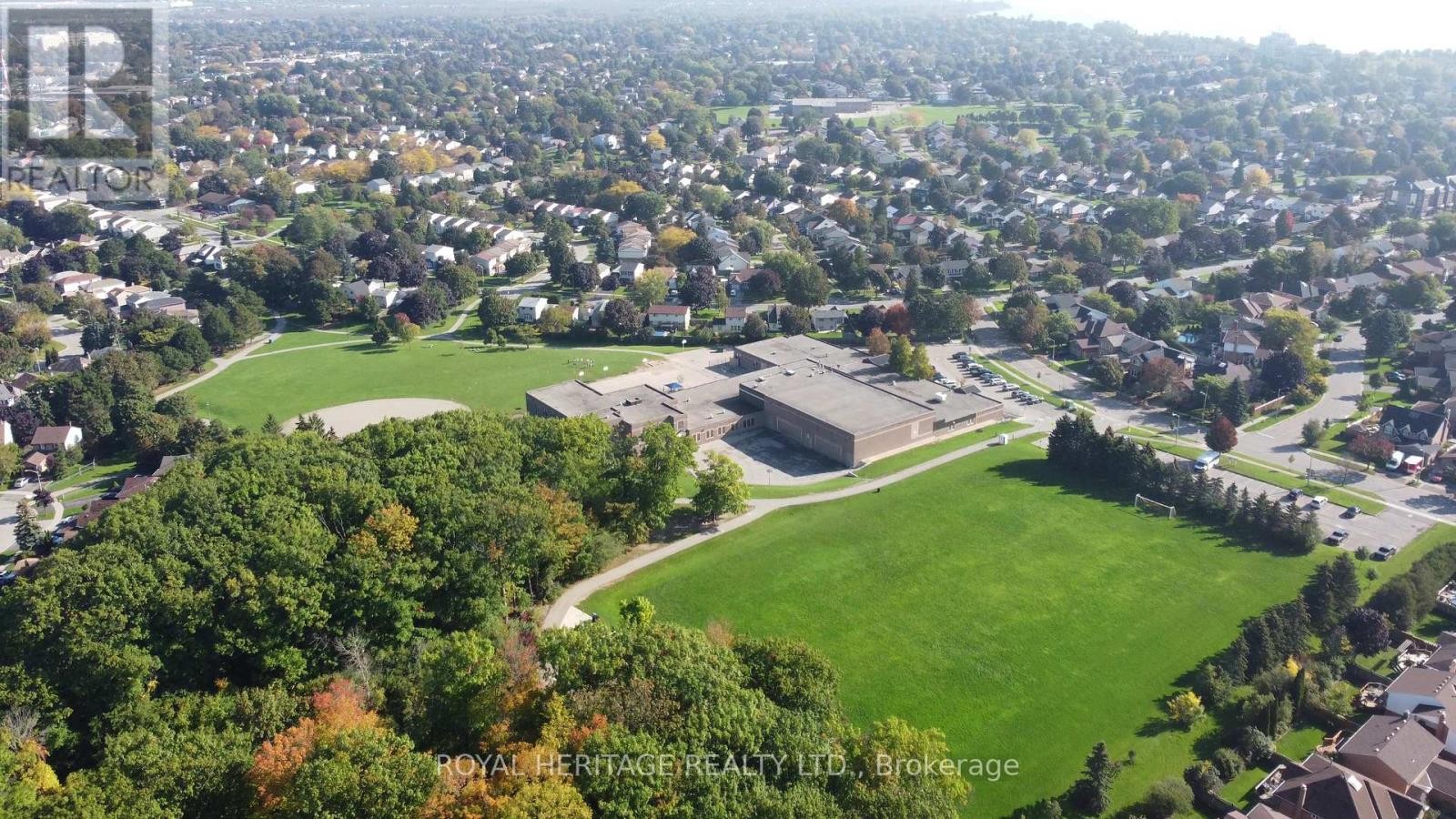 












11 HUMPHREY DRIVE

,
Ajax (South West),




Ontario
L1S4Z8

