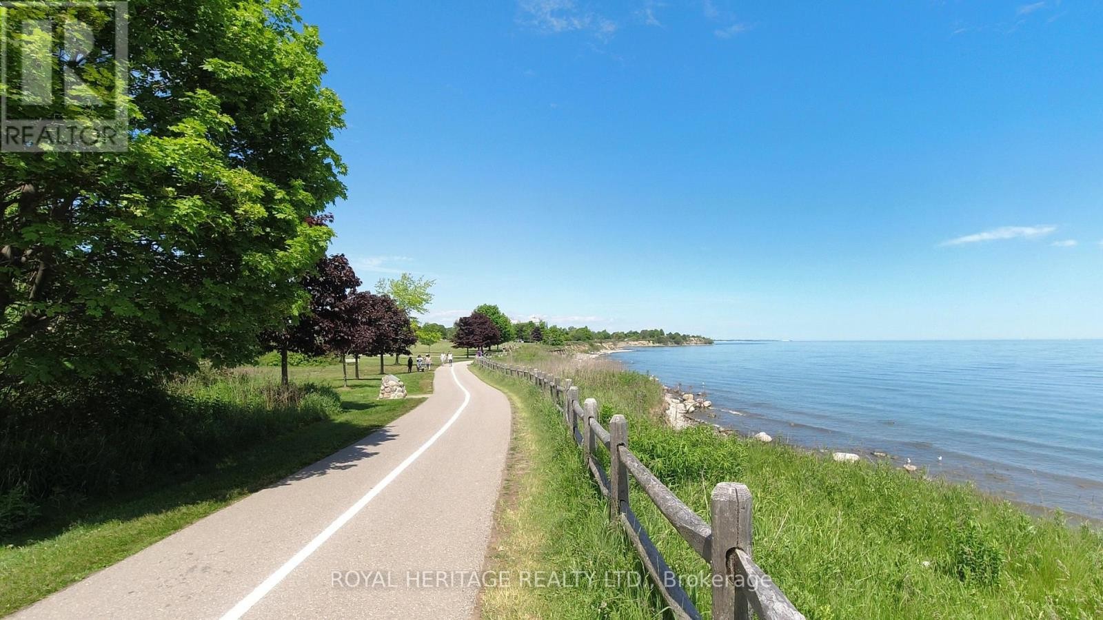 












11 HUMPHREY DRIVE

,
Ajax (South West),




Ontario
L1S4Z8

