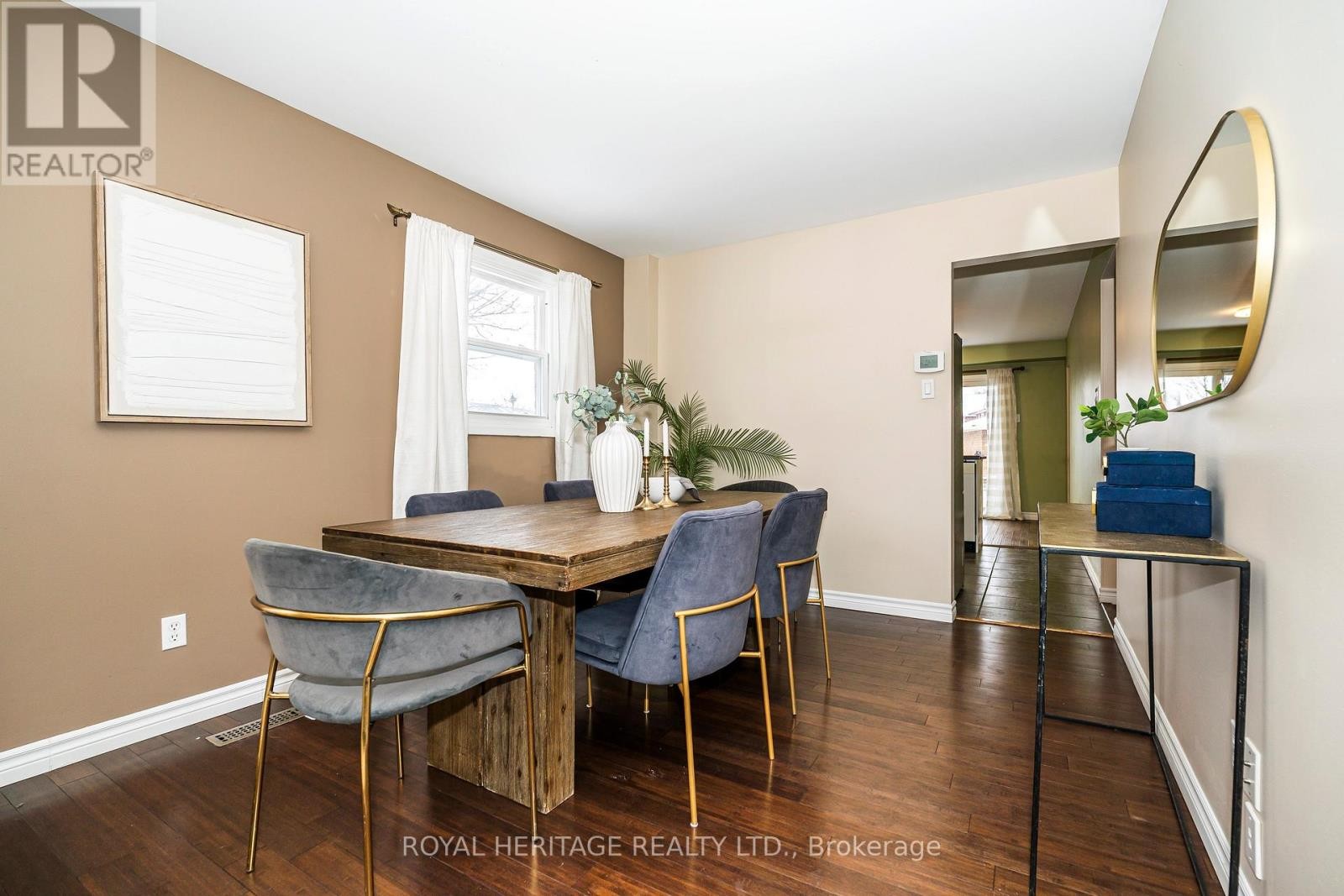 












11 HUMPHREY DRIVE

,
Ajax (South West),




Ontario
L1S4Z8

