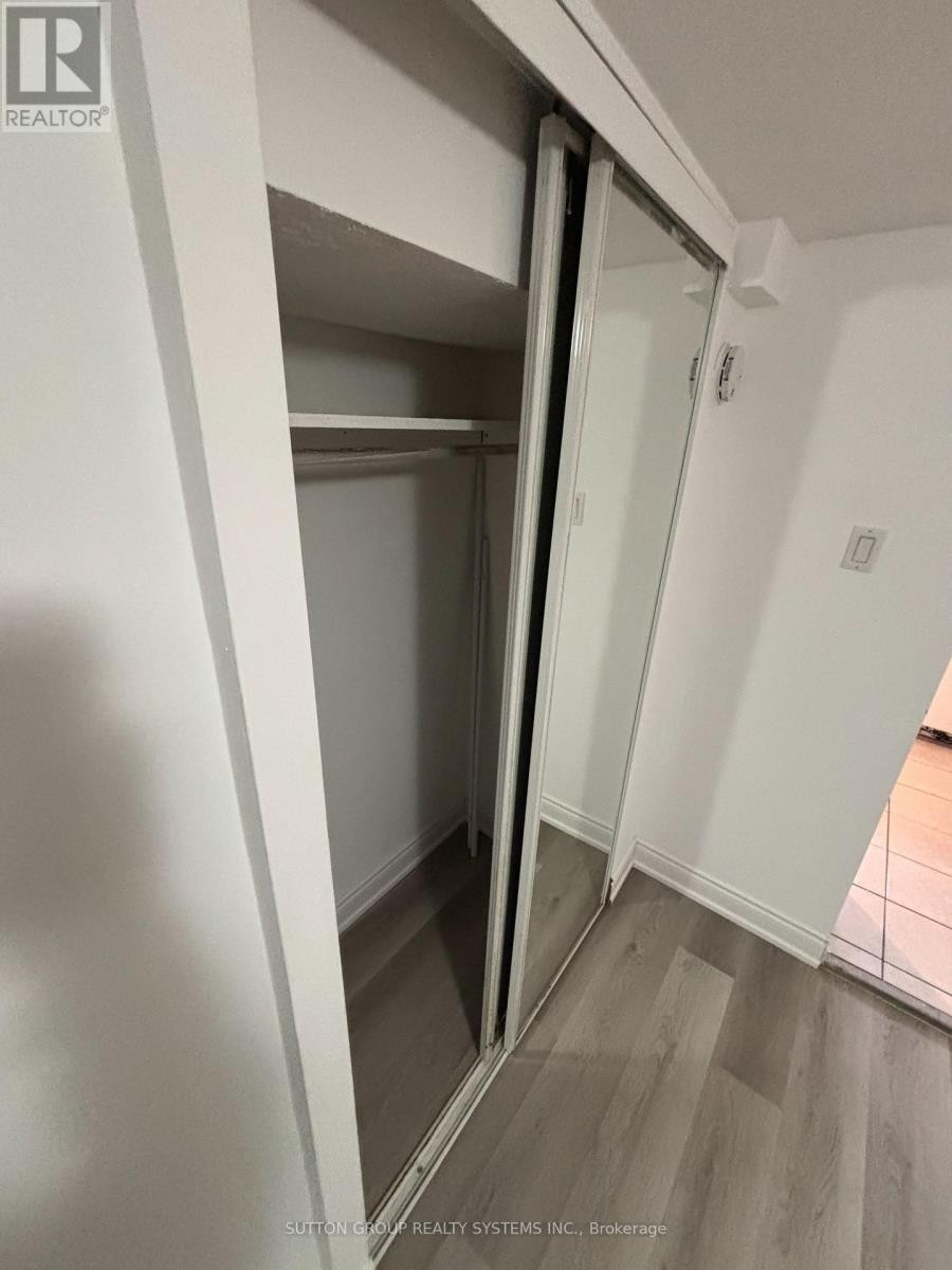 












B1 - 83 DAWES (BASEMENT) ROAD

,
Toronto (East End-Danforth),




Ontario
M4C5B2

