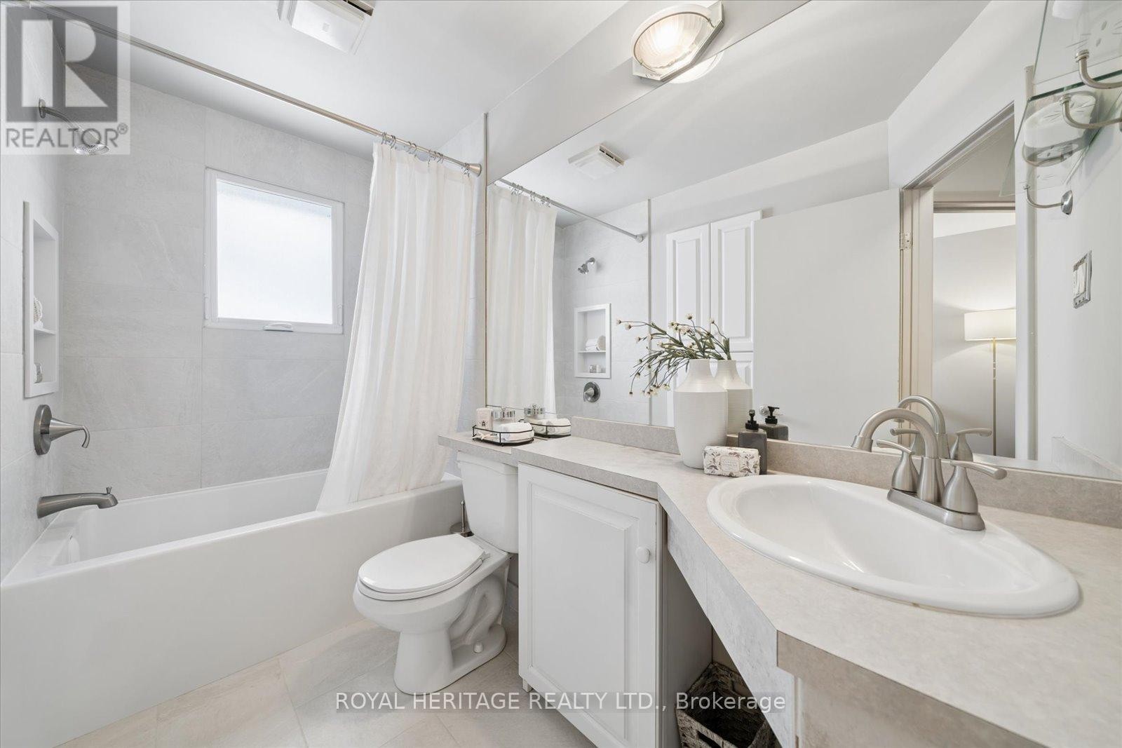 












55 GARSIDE AVENUE

,
Whitby (Brooklin),




Ontario
L1M1A9

