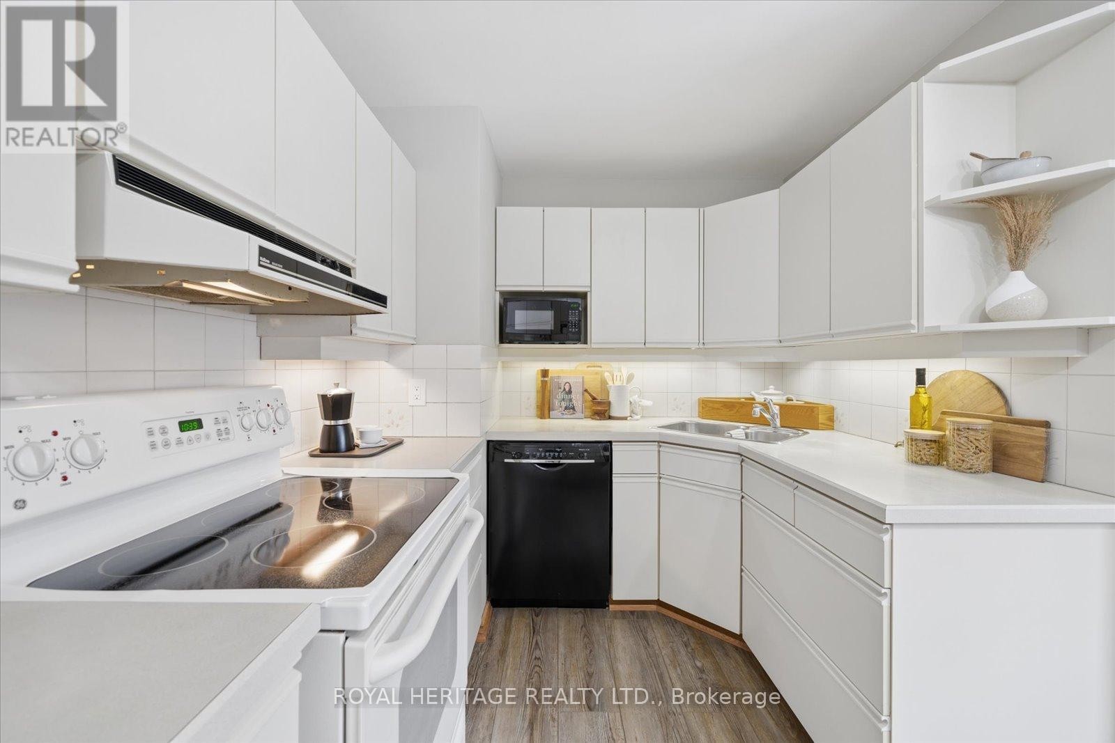 












55 GARSIDE AVENUE

,
Whitby (Brooklin),




Ontario
L1M1A9

