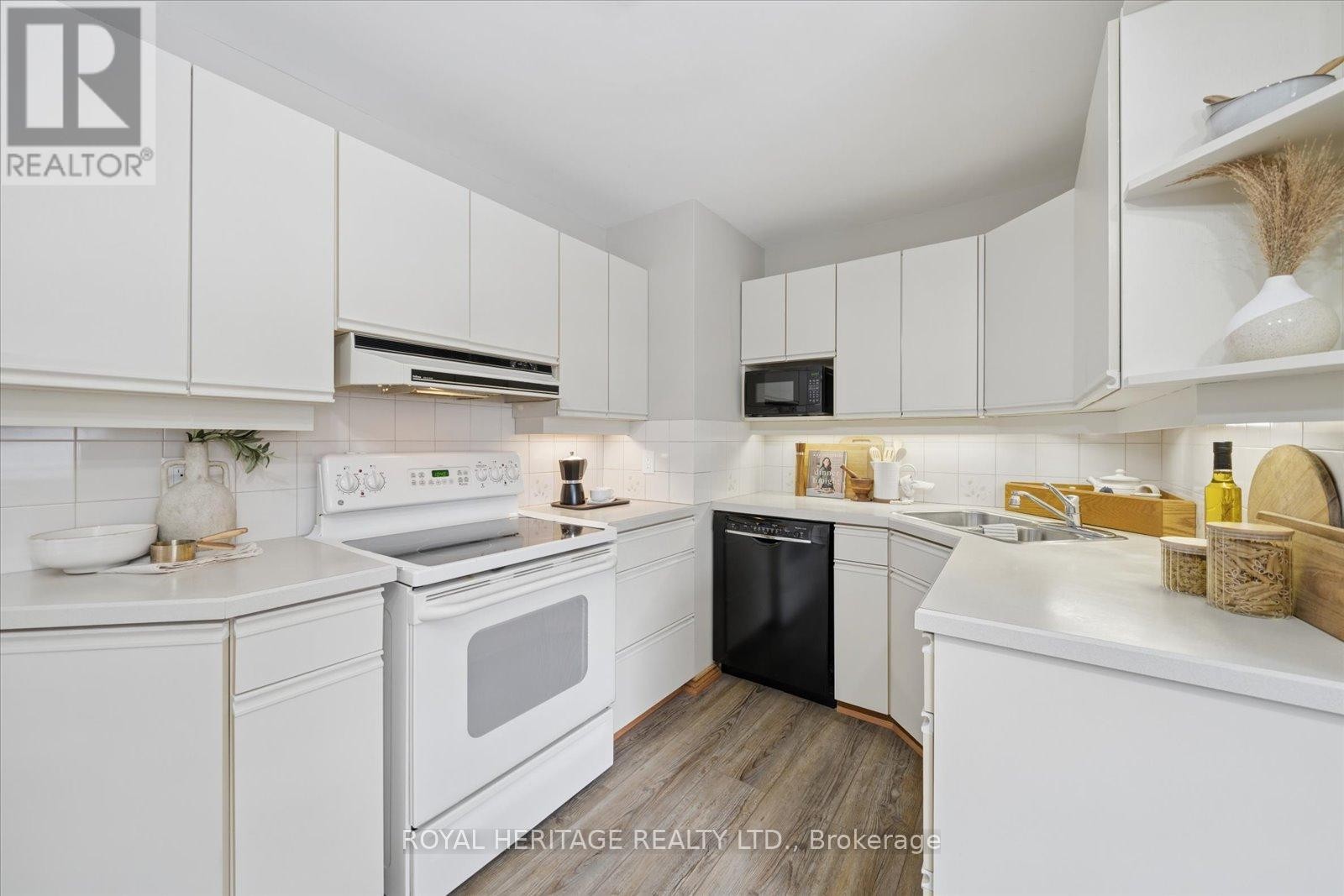 












55 GARSIDE AVENUE

,
Whitby (Brooklin),




Ontario
L1M1A9

