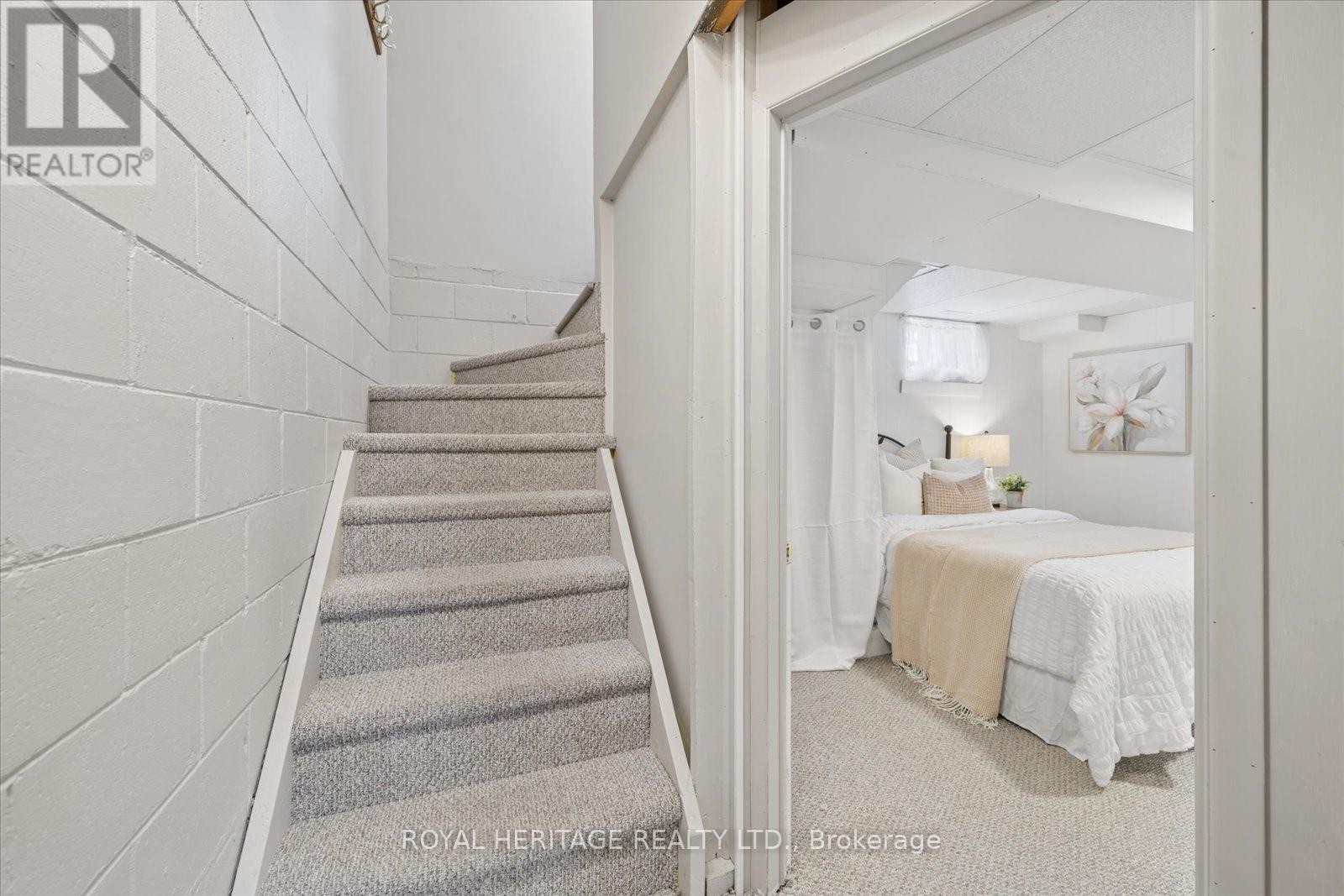 












55 GARSIDE AVENUE

,
Whitby (Brooklin),




Ontario
L1M1A9

