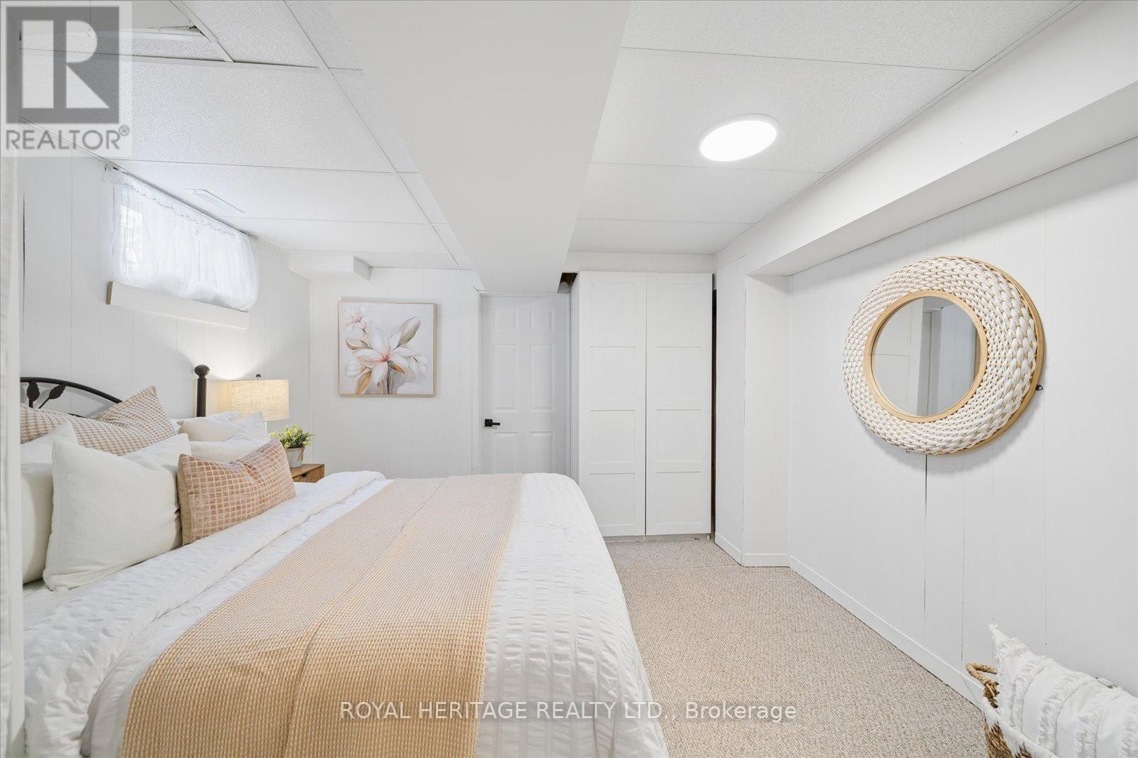 












55 GARSIDE AVENUE

,
Whitby (Brooklin),




Ontario
L1M1A9

