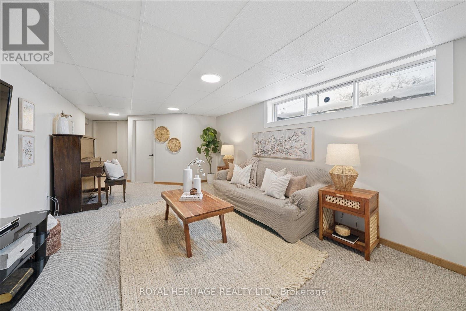 












55 GARSIDE AVENUE

,
Whitby (Brooklin),




Ontario
L1M1A9

