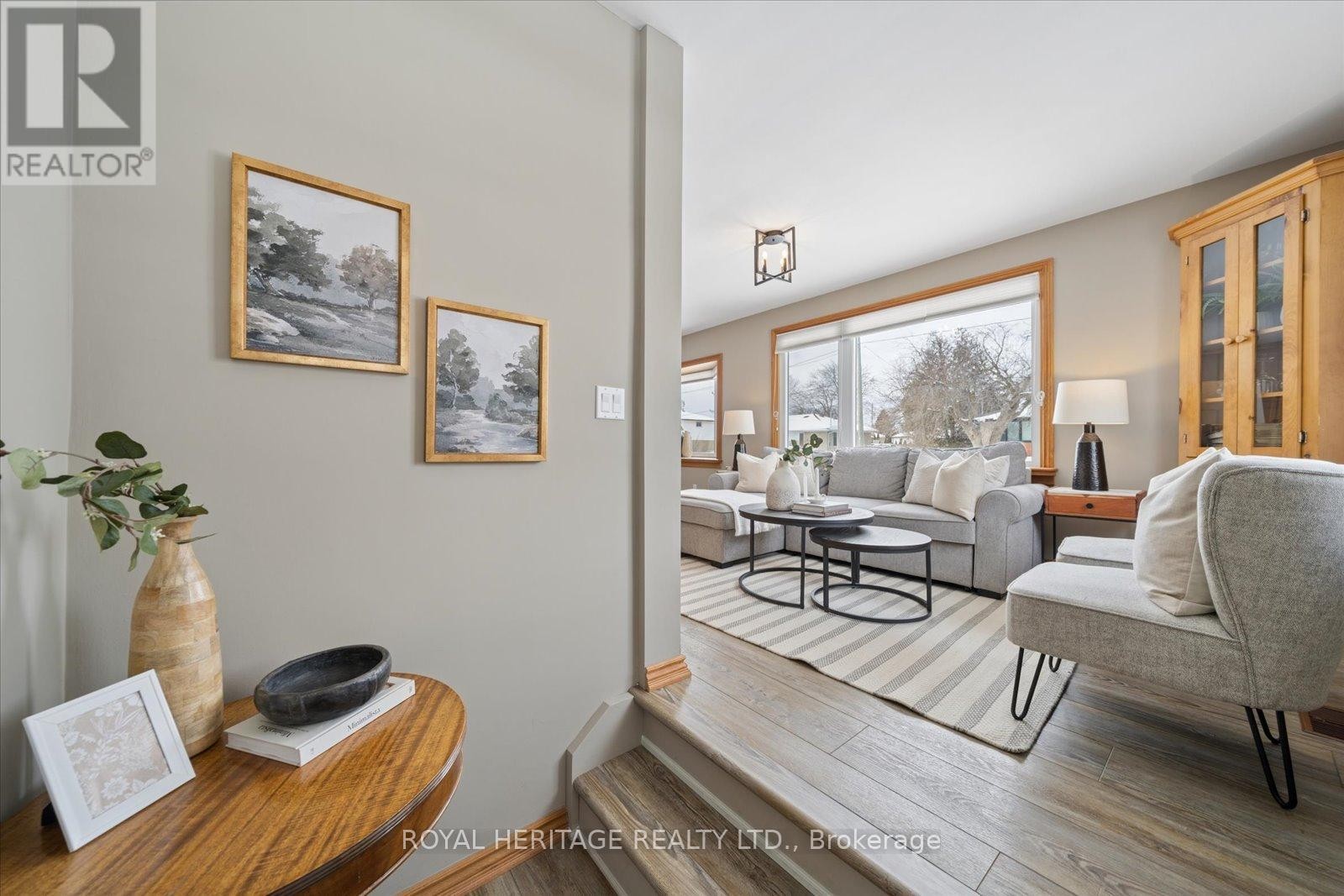 












55 GARSIDE AVENUE

,
Whitby (Brooklin),




Ontario
L1M1A9

