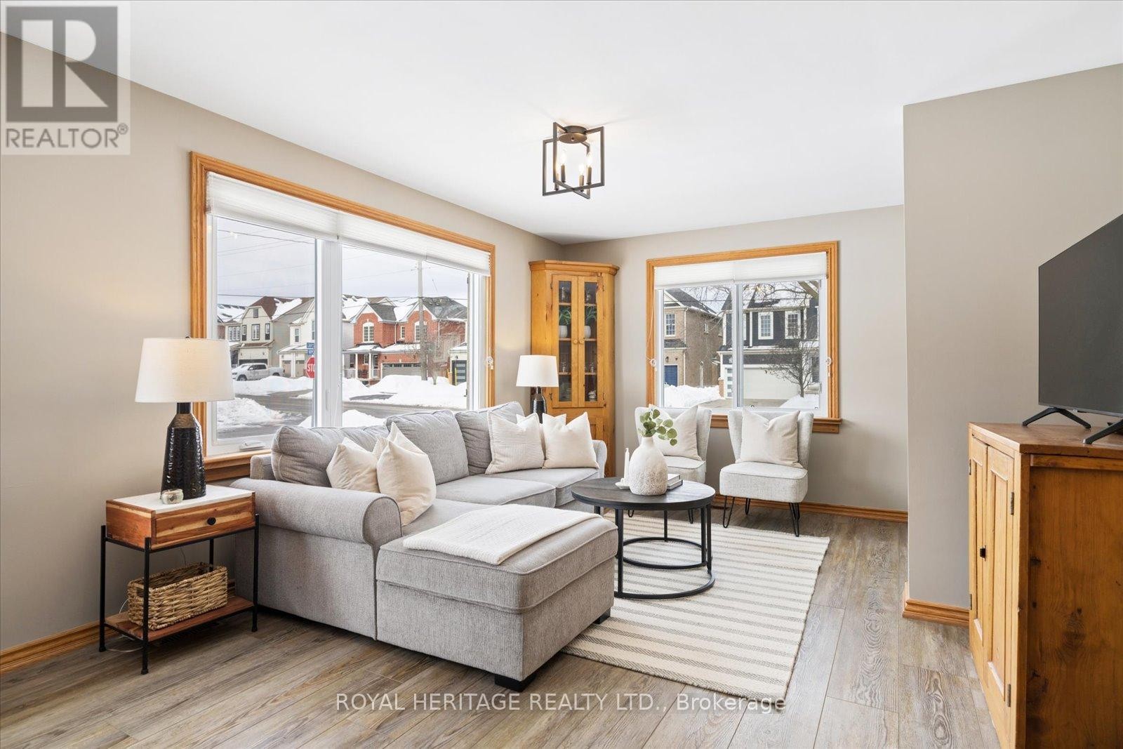 












55 GARSIDE AVENUE

,
Whitby (Brooklin),




Ontario
L1M1A9

