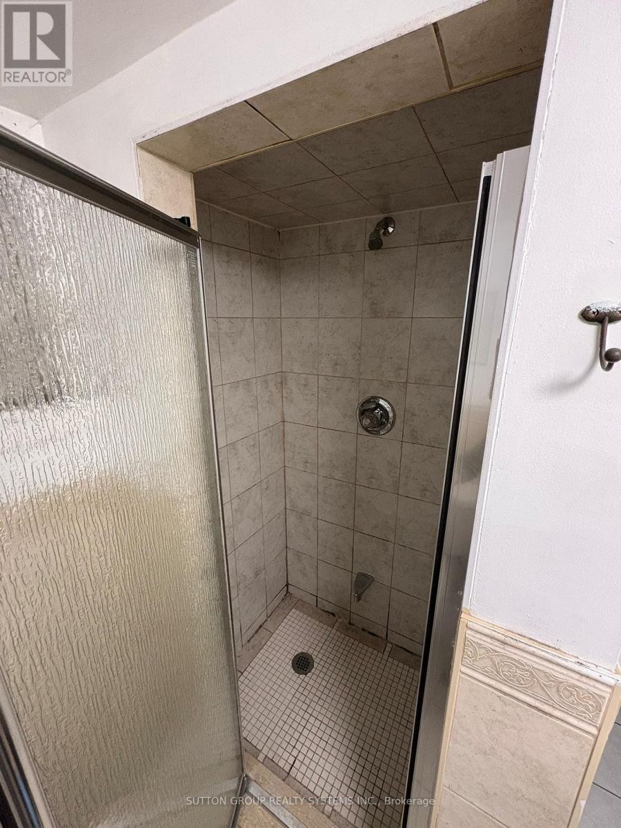 












B2 - 83 DAWES (BASEMENT) ROAD

,
Toronto (East End-Danforth),




Ontario
M4C5B2

