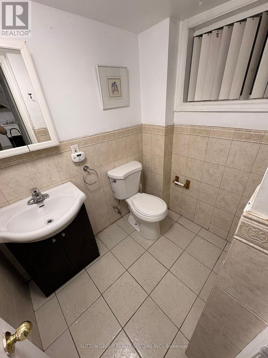 












B2 - 83 DAWES (BASEMENT) ROAD

,
Toronto (East End-Danforth),




Ontario
M4C5B2

