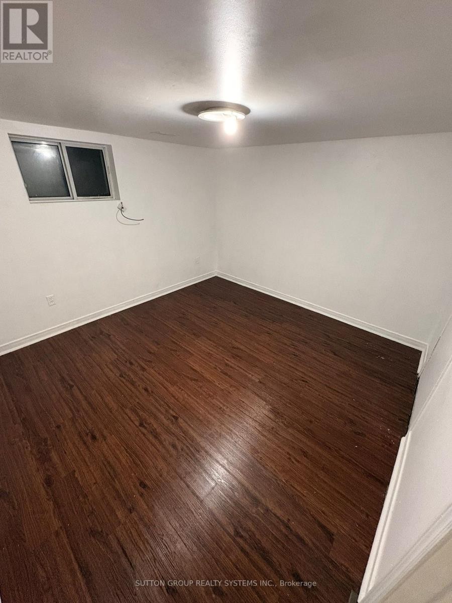 












B2 - 83 DAWES (BASEMENT) ROAD

,
Toronto (East End-Danforth),




Ontario
M4C5B2

