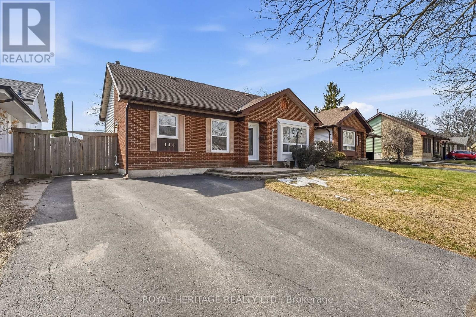 












148 GUTHRIE CRESCENT

,
Whitby (Lynde Creek),




Ontario
L1P1A8

