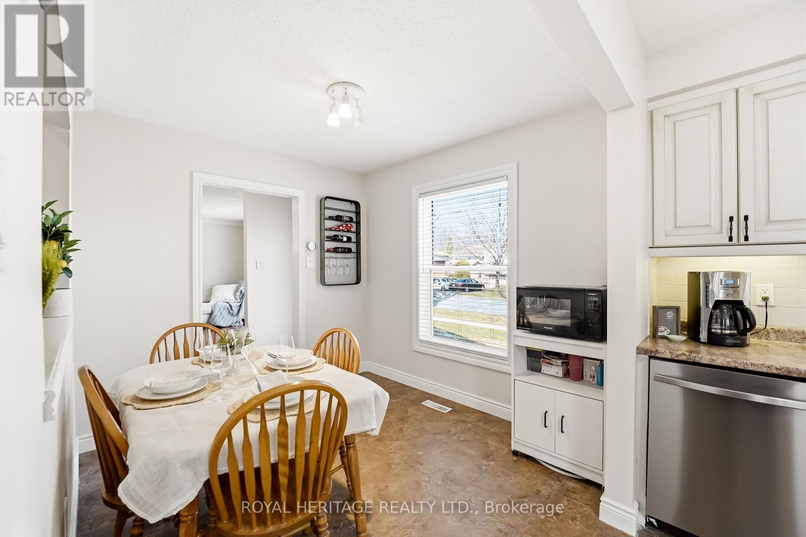 












148 GUTHRIE CRESCENT

,
Whitby (Lynde Creek),




Ontario
L1P1A8

