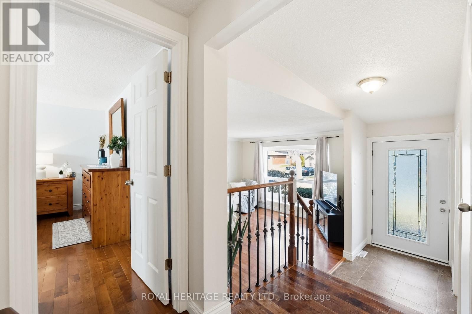 












148 GUTHRIE CRESCENT

,
Whitby (Lynde Creek),




Ontario
L1P1A8

