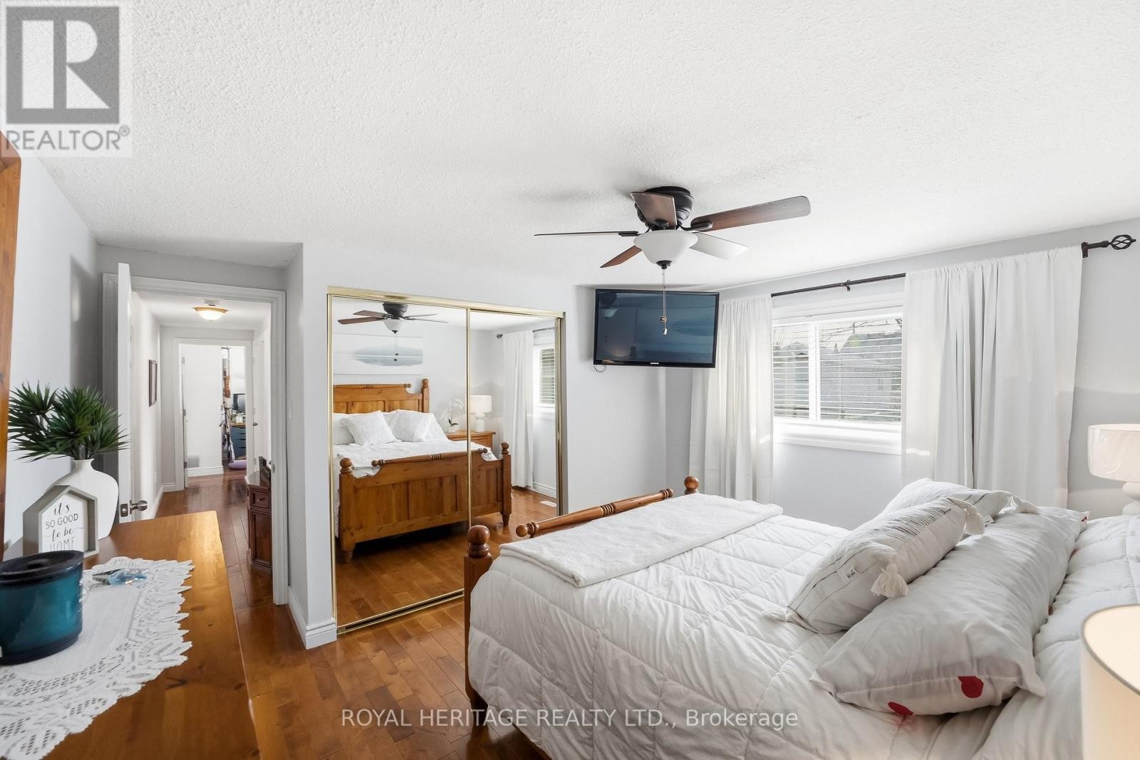 












148 GUTHRIE CRESCENT

,
Whitby (Lynde Creek),




Ontario
L1P1A8

