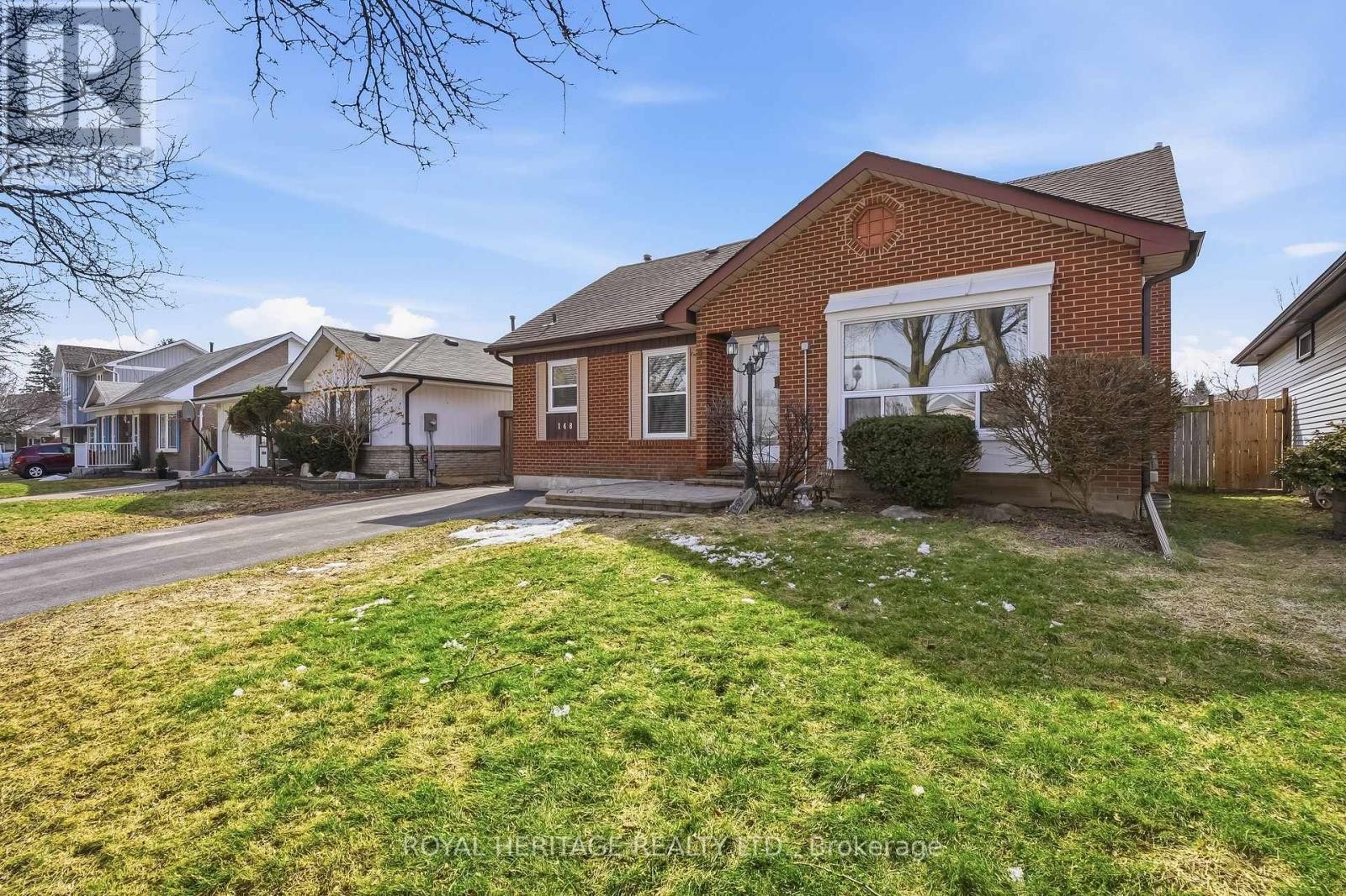 












148 GUTHRIE CRESCENT

,
Whitby (Lynde Creek),




Ontario
L1P1A8

