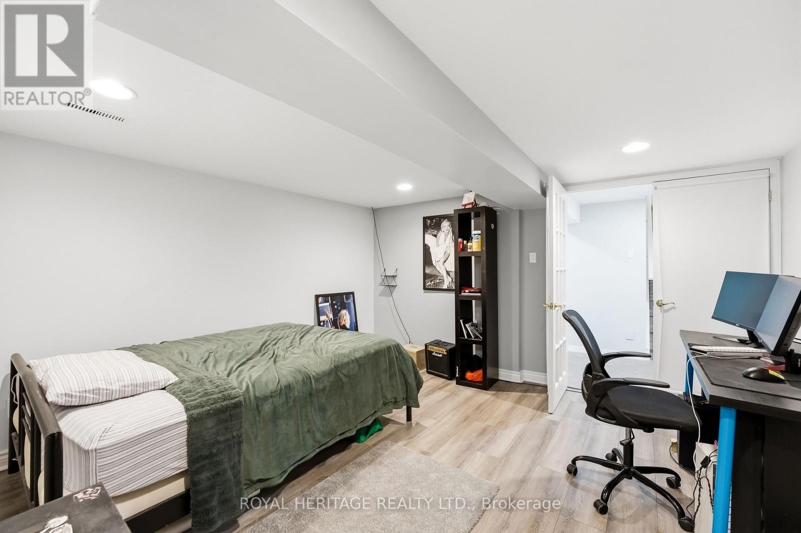 












148 GUTHRIE CRESCENT

,
Whitby (Lynde Creek),




Ontario
L1P1A8

