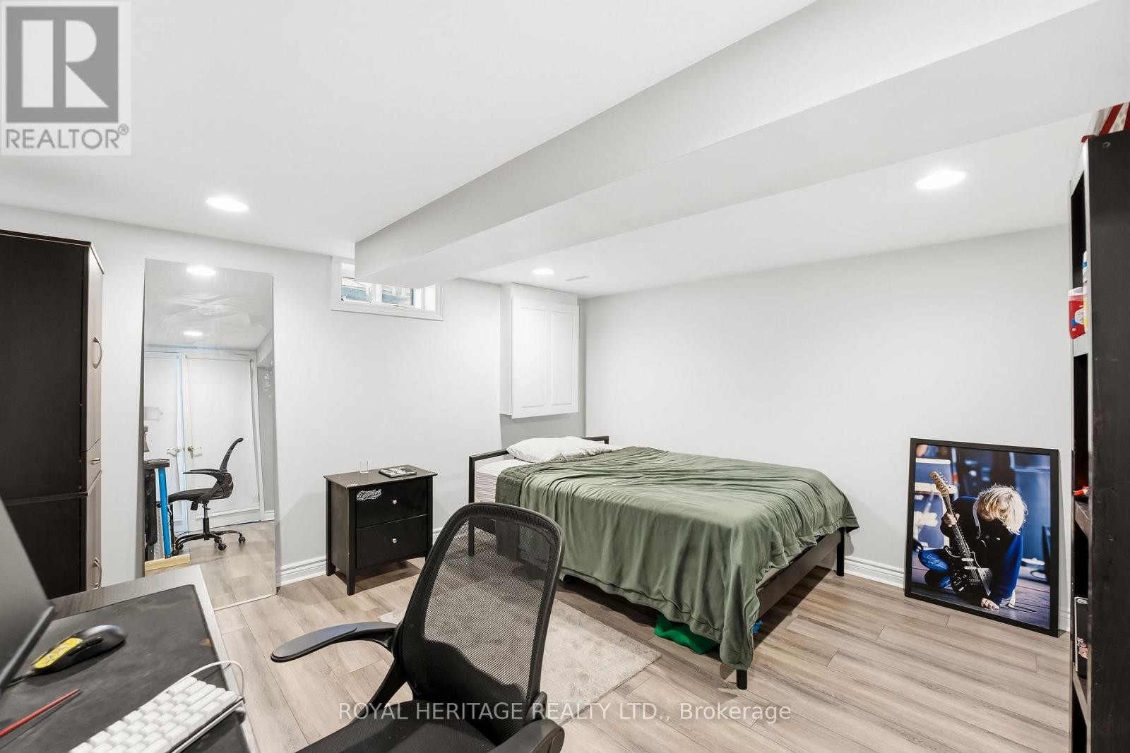 












148 GUTHRIE CRESCENT

,
Whitby (Lynde Creek),




Ontario
L1P1A8

