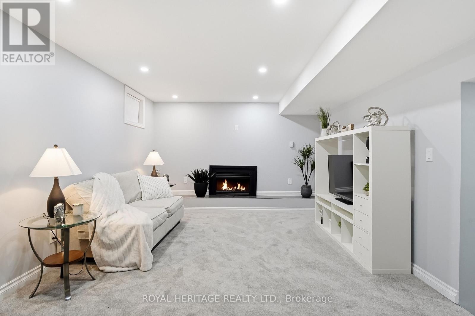 












148 GUTHRIE CRESCENT

,
Whitby (Lynde Creek),




Ontario
L1P1A8

