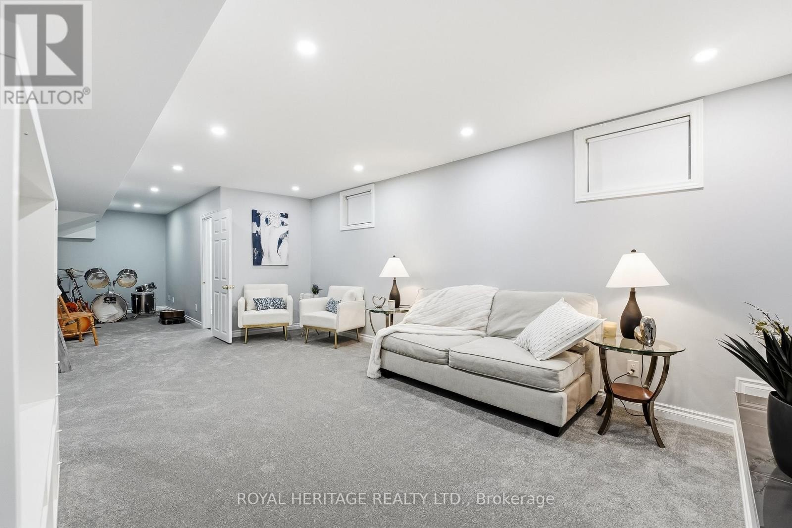 












148 GUTHRIE CRESCENT

,
Whitby (Lynde Creek),




Ontario
L1P1A8

