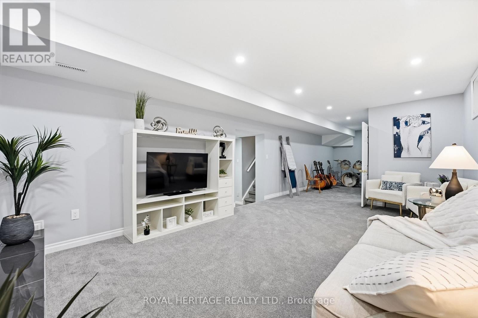 












148 GUTHRIE CRESCENT

,
Whitby (Lynde Creek),




Ontario
L1P1A8

