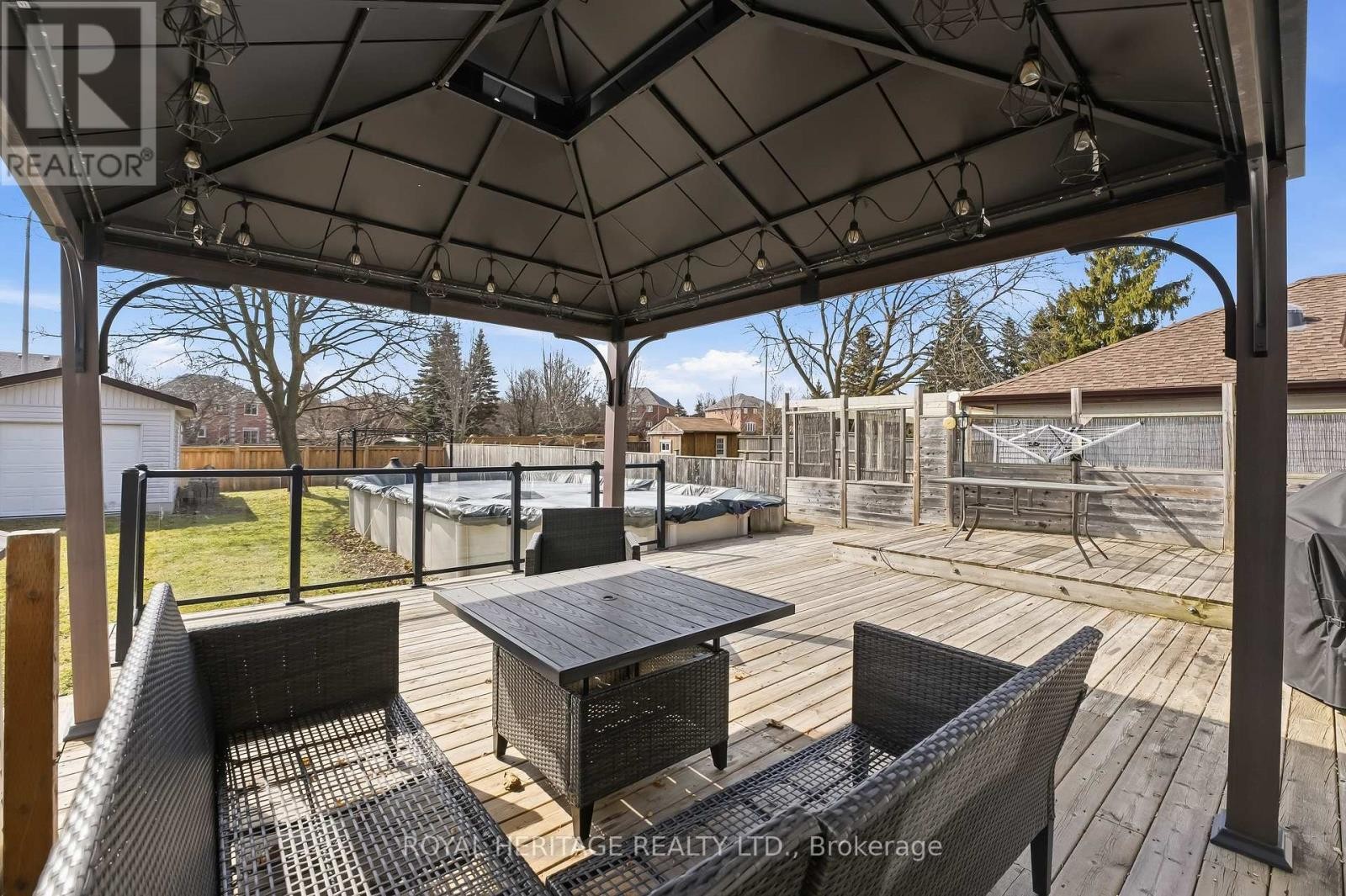 












148 GUTHRIE CRESCENT

,
Whitby (Lynde Creek),




Ontario
L1P1A8

