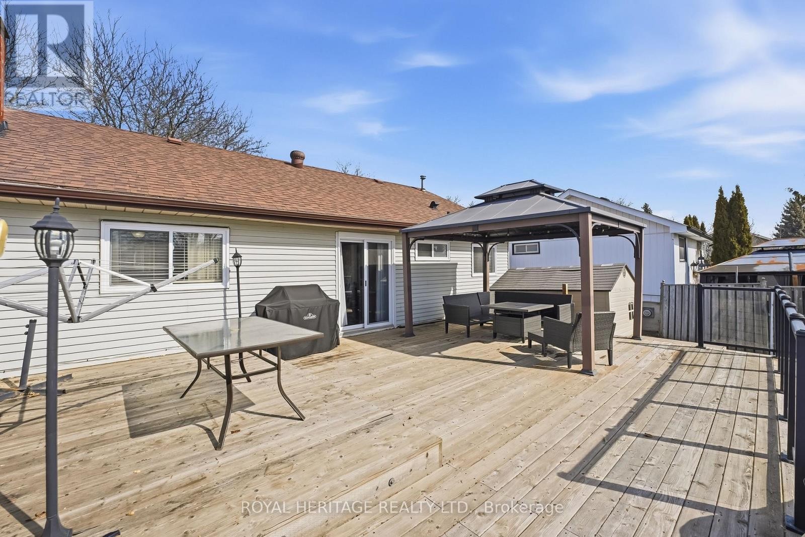 












148 GUTHRIE CRESCENT

,
Whitby (Lynde Creek),




Ontario
L1P1A8

