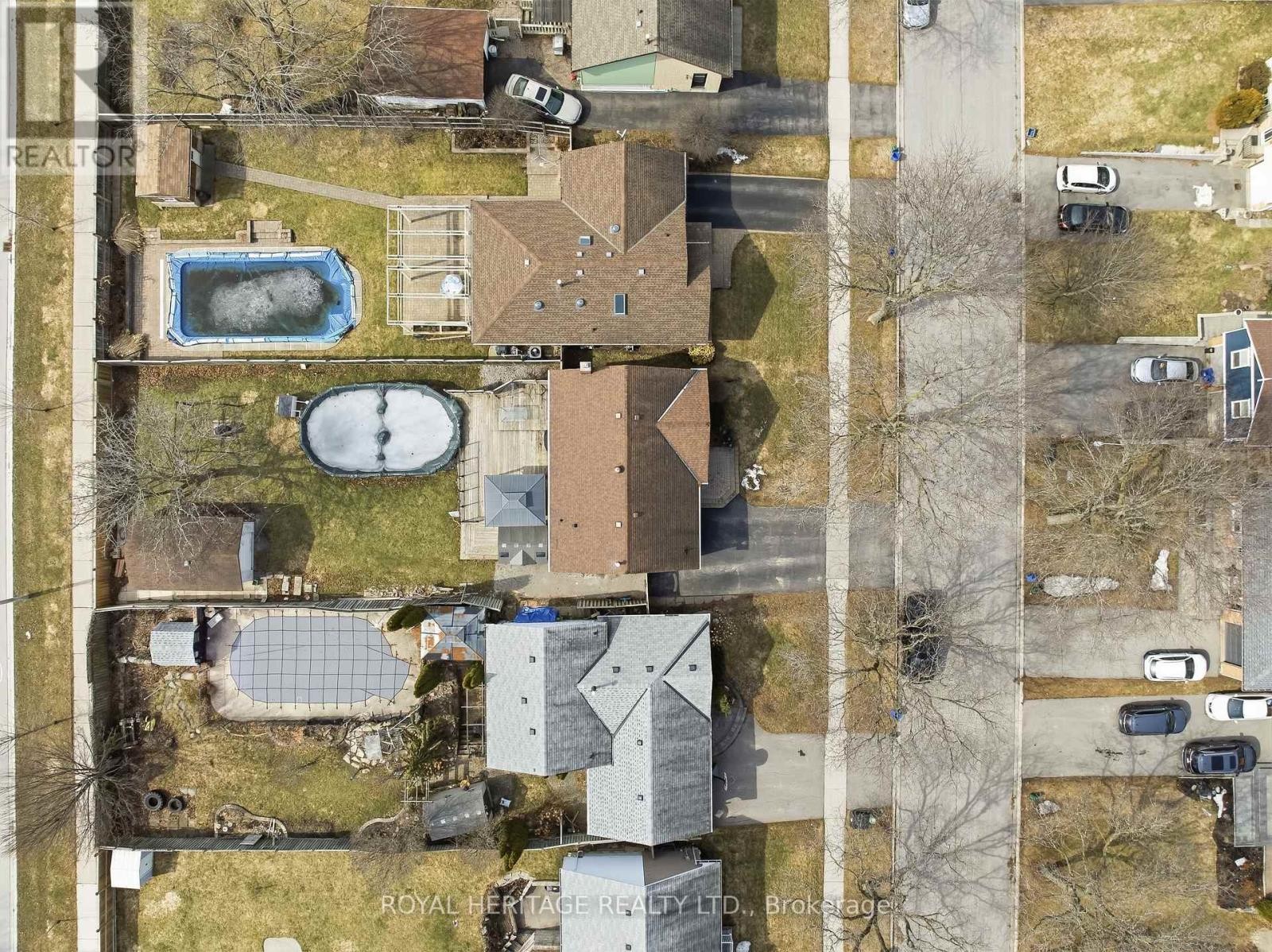 












148 GUTHRIE CRESCENT

,
Whitby (Lynde Creek),




Ontario
L1P1A8

