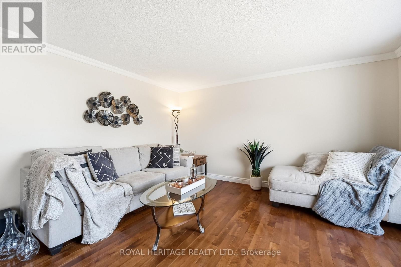 












148 GUTHRIE CRESCENT

,
Whitby (Lynde Creek),




Ontario
L1P1A8

