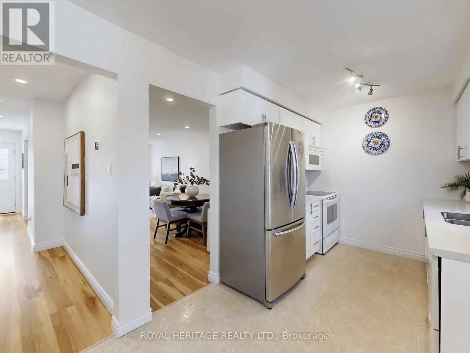 












39 - 10 BASSETT BOULEVARD

,
Whitby (Pringle Creek),




Ontario
L1N9C4

