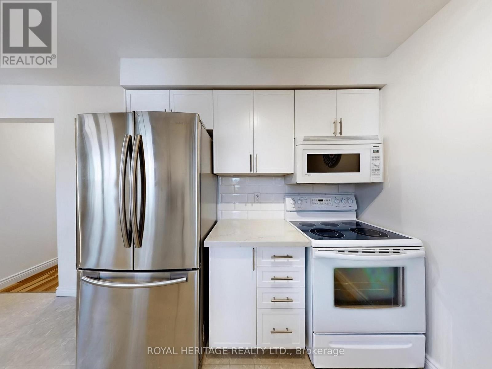 












39 - 10 BASSETT BOULEVARD

,
Whitby (Pringle Creek),




Ontario
L1N9C4

