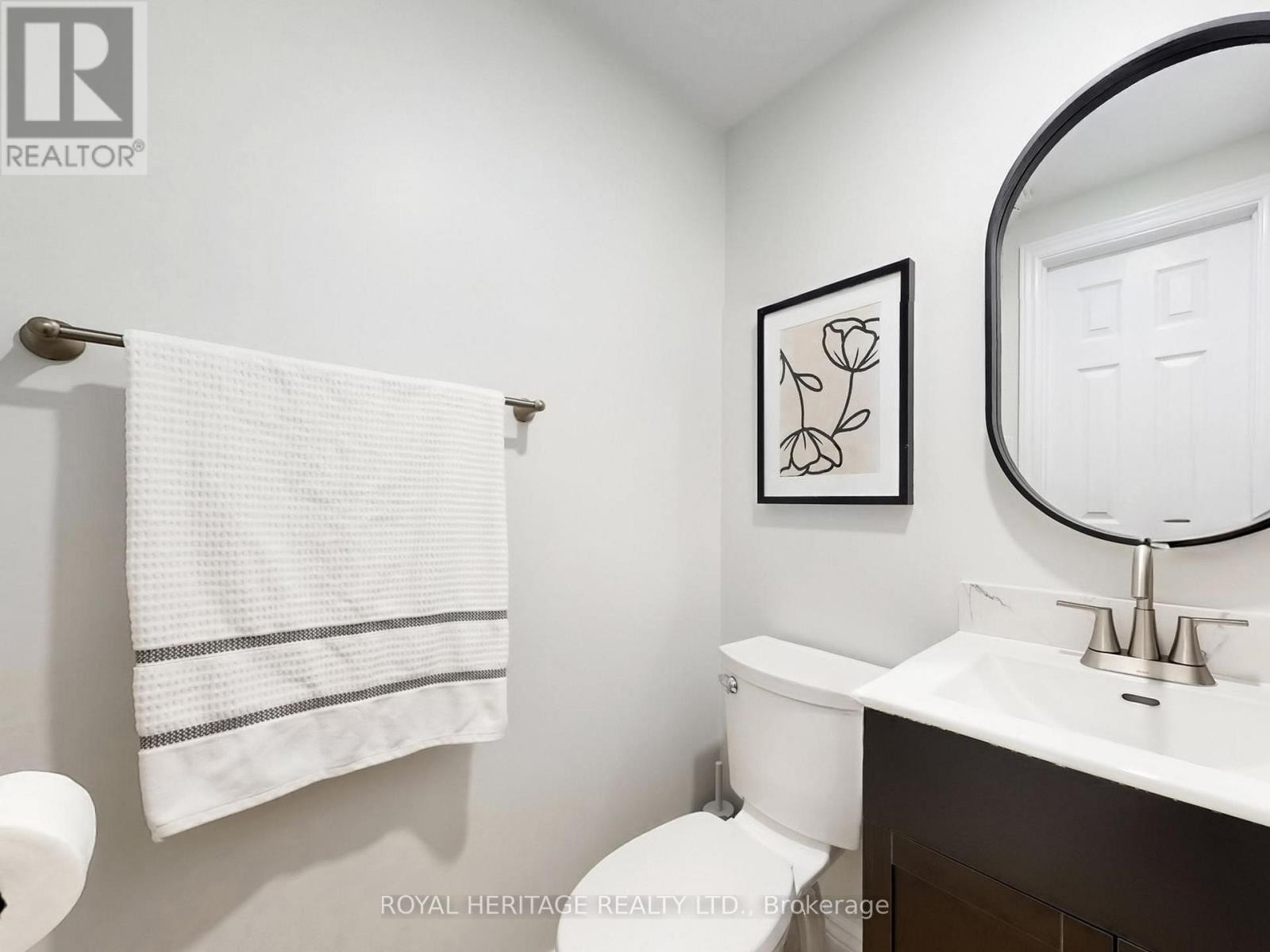 












39 - 10 BASSETT BOULEVARD

,
Whitby (Pringle Creek),




Ontario
L1N9C4

