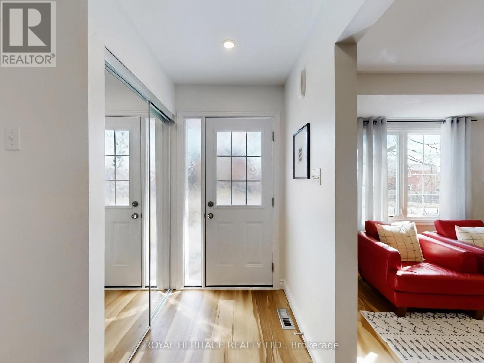 












39 - 10 BASSETT BOULEVARD

,
Whitby (Pringle Creek),




Ontario
L1N9C4

