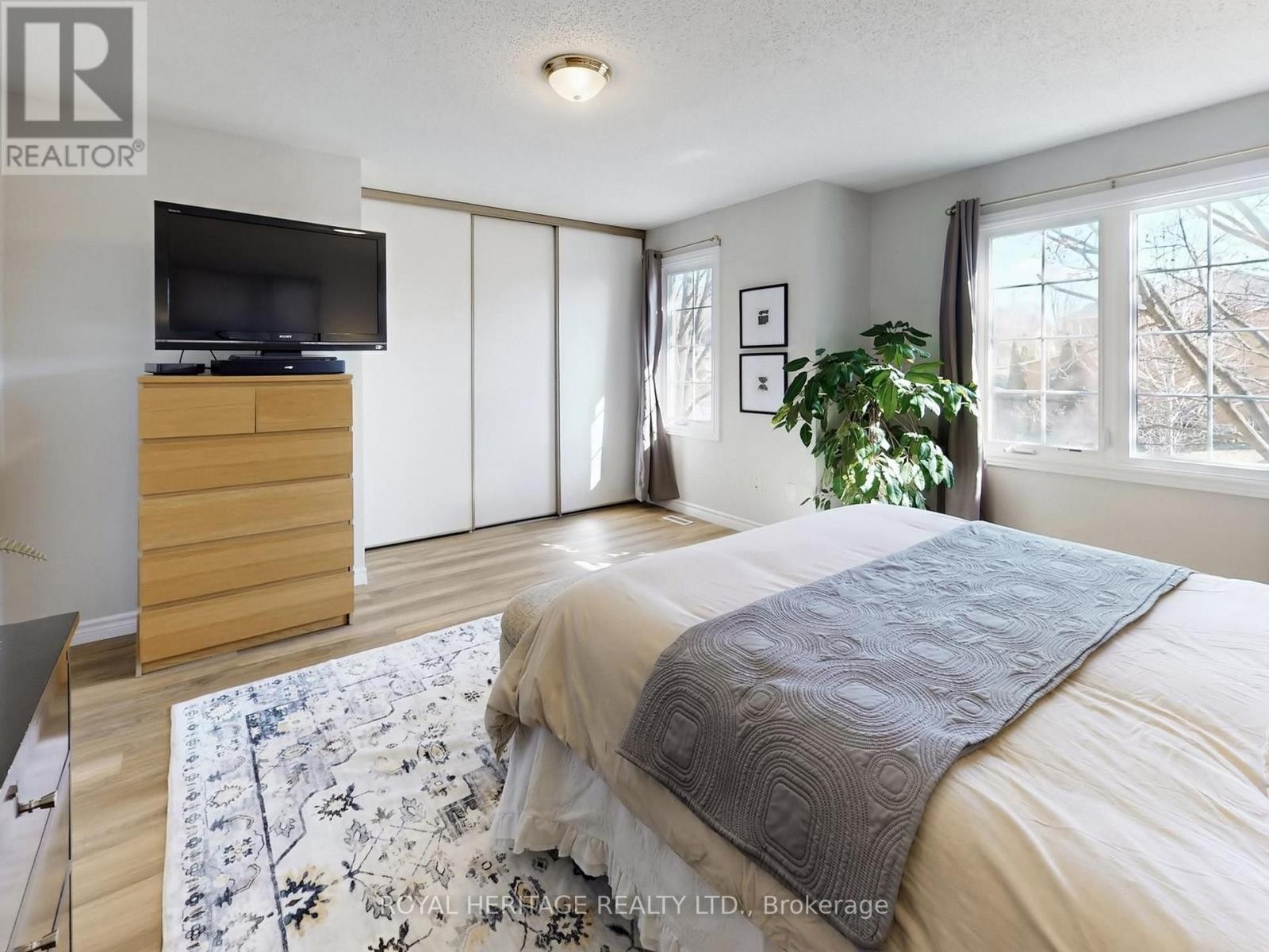 












39 - 10 BASSETT BOULEVARD

,
Whitby (Pringle Creek),




Ontario
L1N9C4

