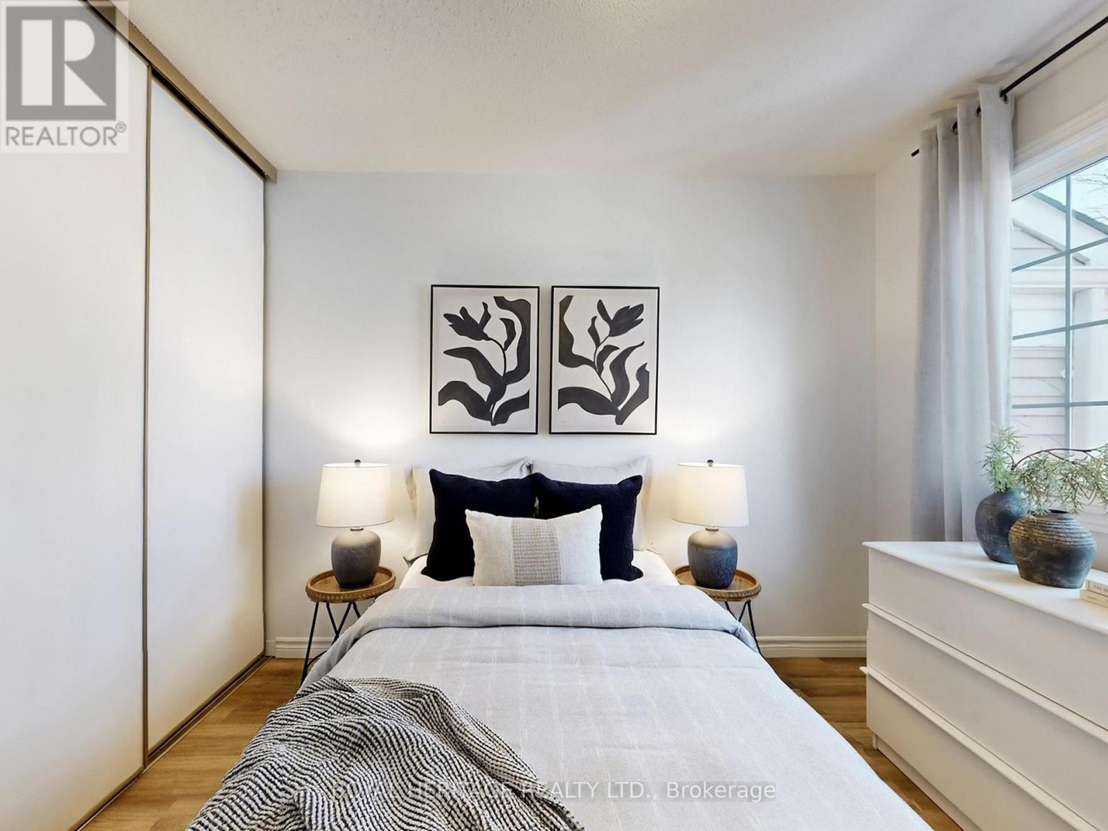 












39 - 10 BASSETT BOULEVARD

,
Whitby (Pringle Creek),




Ontario
L1N9C4

