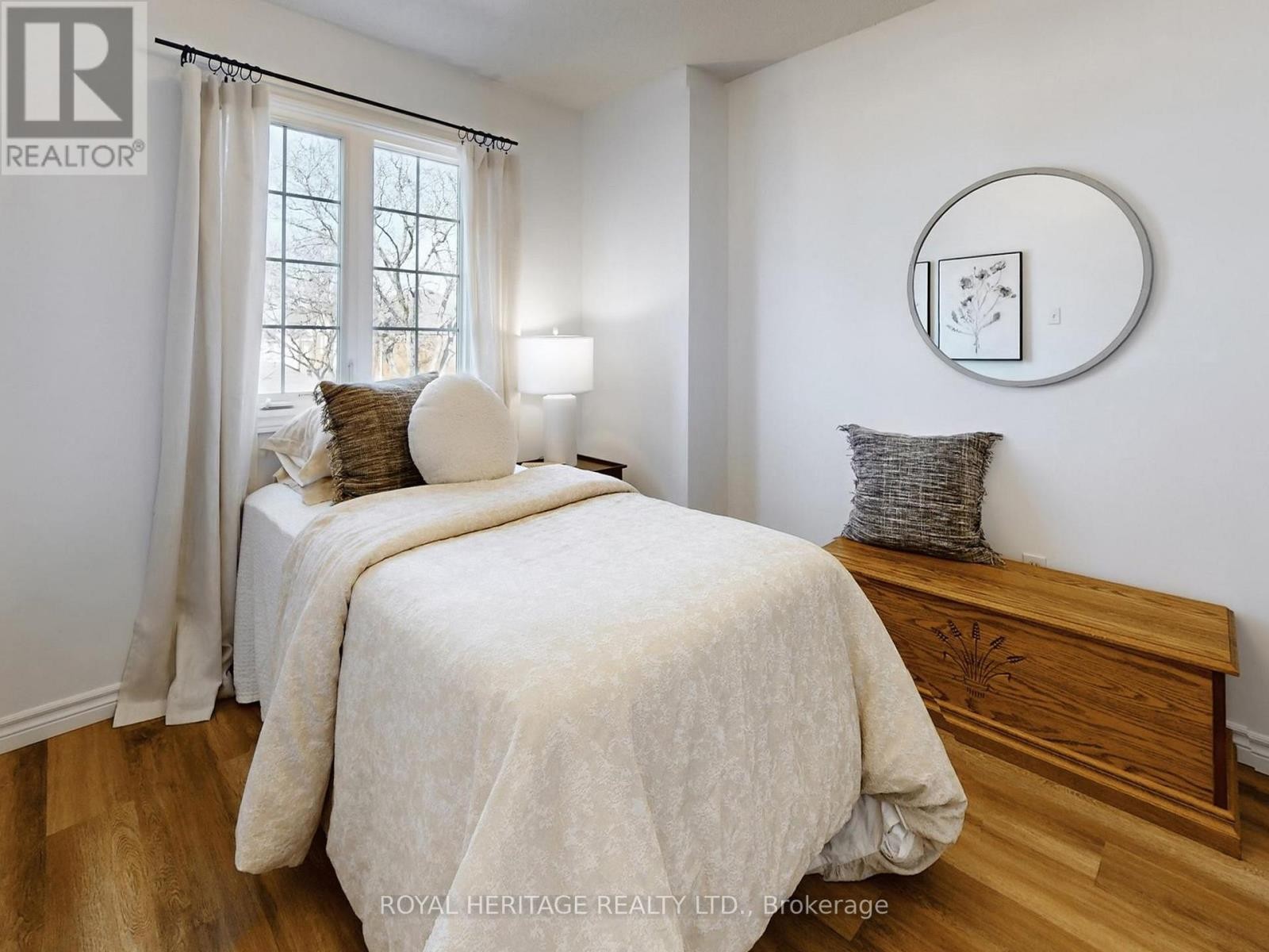 












39 - 10 BASSETT BOULEVARD

,
Whitby (Pringle Creek),




Ontario
L1N9C4

