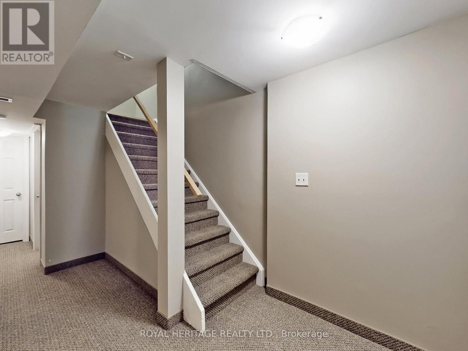 












39 - 10 BASSETT BOULEVARD

,
Whitby (Pringle Creek),




Ontario
L1N9C4

