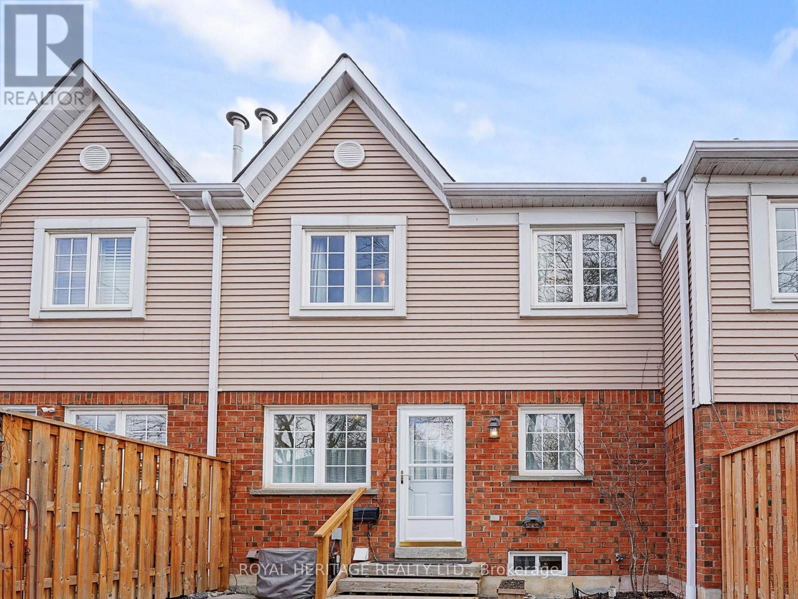 












39 - 10 BASSETT BOULEVARD

,
Whitby (Pringle Creek),




Ontario
L1N9C4

