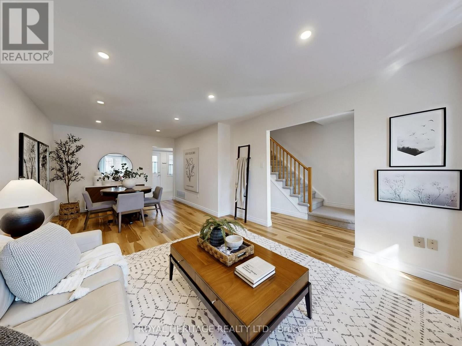 












39 - 10 BASSETT BOULEVARD

,
Whitby (Pringle Creek),




Ontario
L1N9C4

