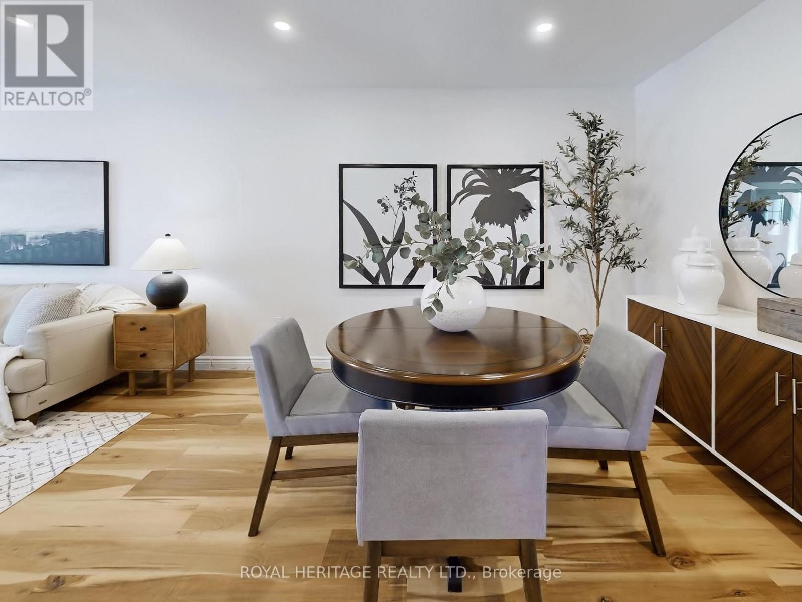 












39 - 10 BASSETT BOULEVARD

,
Whitby (Pringle Creek),




Ontario
L1N9C4

