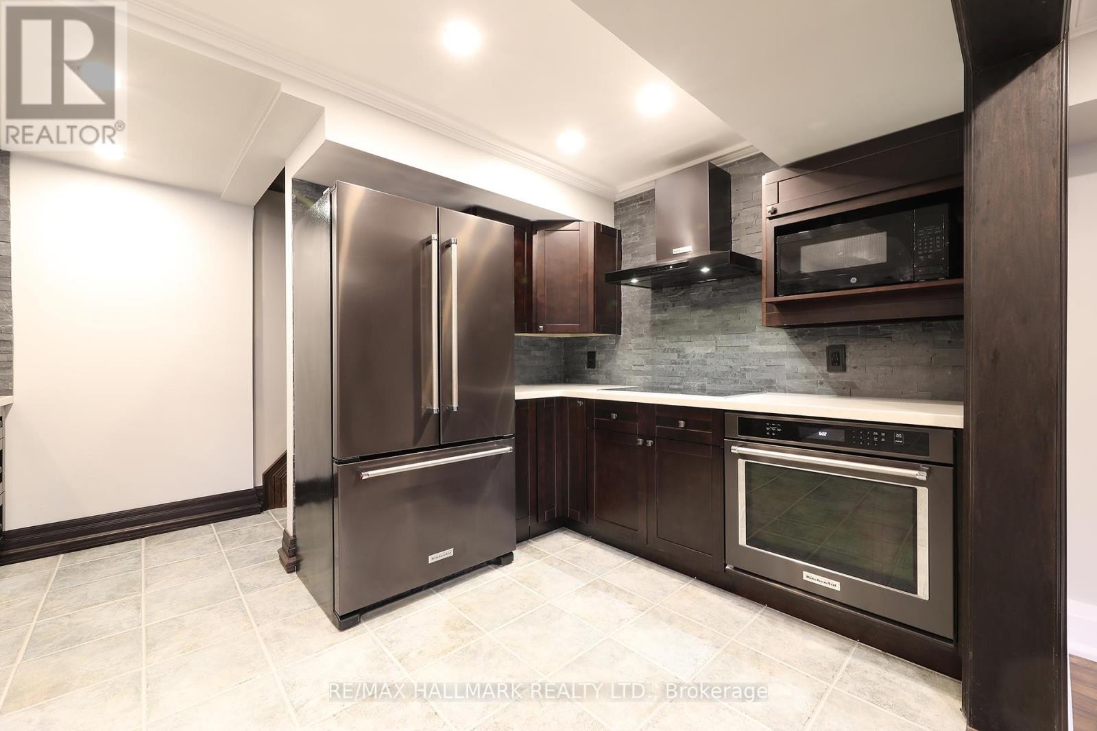 












88 COLONEL DANFORTH TRAIL

,
Toronto (Centennial Scarborough),




Ontario
M1C1R1

