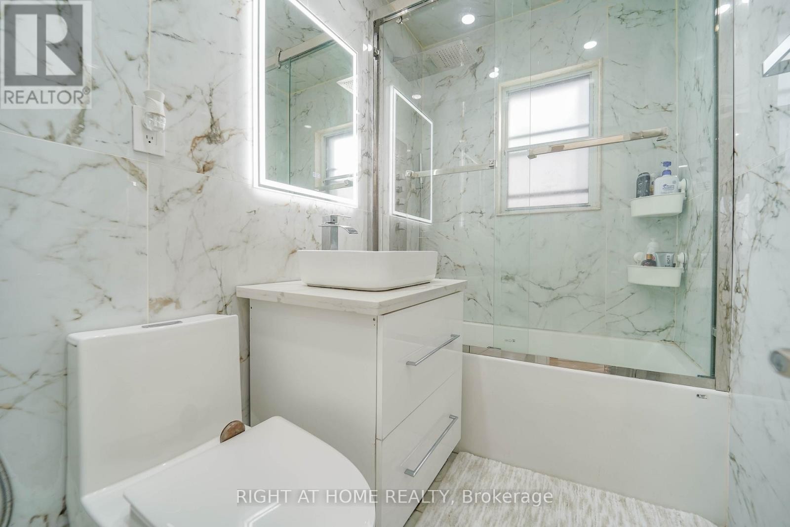 












174 AYLESWORTH AVENUE

,
Toronto (Birchcliffe-Cliffside),




Ontario
M1N2J6

